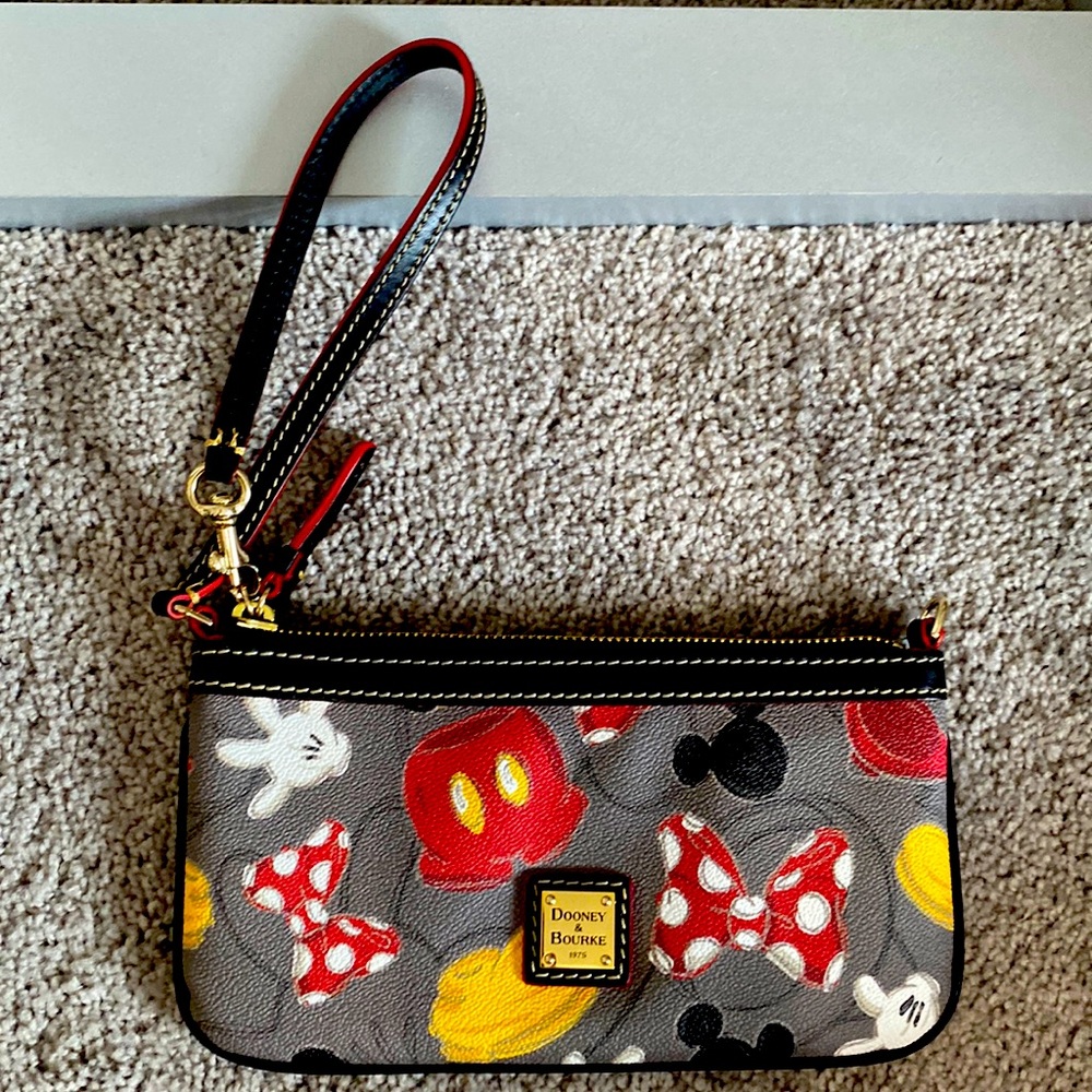 Dooney and Bourke Disney pochette